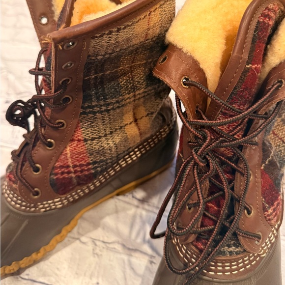 Women's Bean Boots, 10" Shearling-Lined Duck Boots - Picture 8 of 10